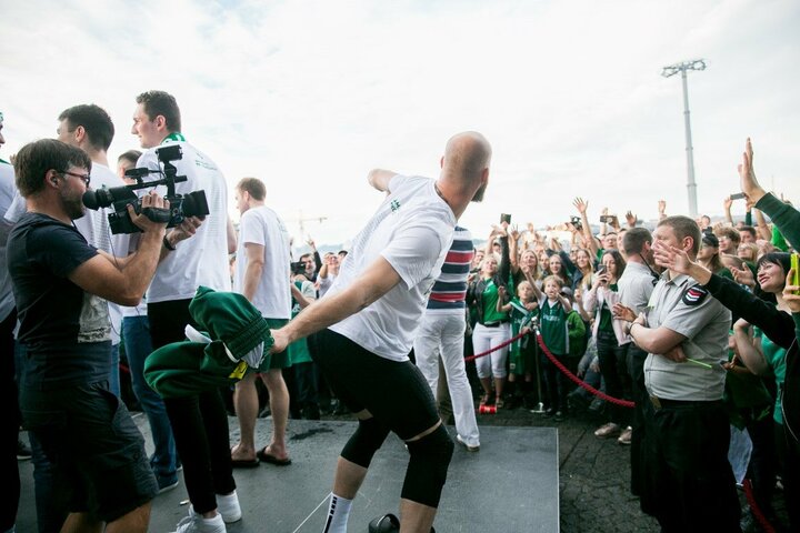 11