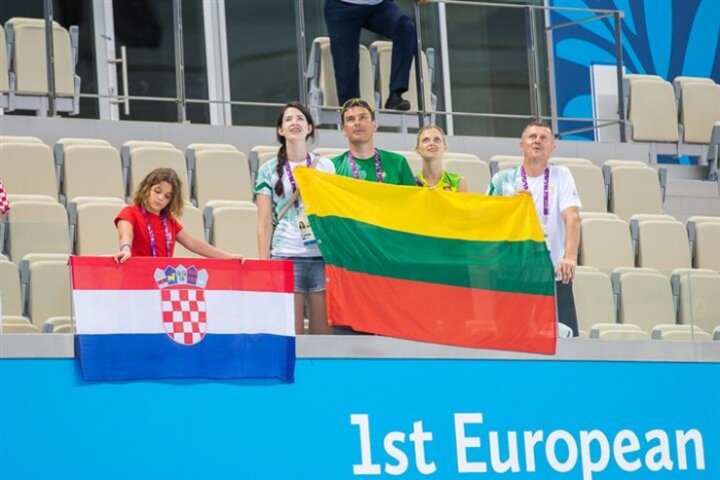 23