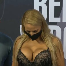 Ebanie Bridges | Youtube.com nuotr. 13