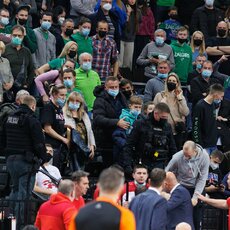 „Crvena Zvezda“ sirgalių konfliktas su „Žalgirio“ gerbėjais ir apsauga | Eriko Ovčarenko / BNS foto nuotr. 9