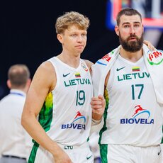 Kuzminskas ir Valančiūnas | BNS nuotr. 28