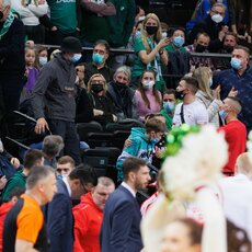 „Crvena Zvezda“ sirgalių konfliktas su „Žalgirio“ gerbėjais ir apsauga | Eriko Ovčarenko / BNS foto nuotr. 1