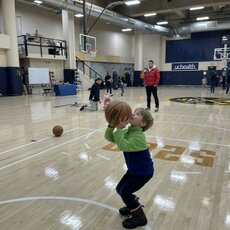Kolorado lietuvių šeimos lankėsi Denverio „Nuggets“ krepšinio komandos užkulisiuose | Organizatorių nuotr. 2