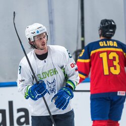 Rumunija – Slovėnija rungtynių akimirka | IIHF nuotr. 4