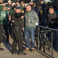 Policijos prižiūrimi „Žalgirio“ fanai atvyko į Vilnių | Roko Lukoševičiaus/BNS Foto nuotr. 3
