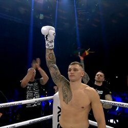 Sergejus Maslobojevas – Donegi Abena | „Stop“ kadras 1