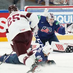 Latvijos – JAV rungtynių akimirka | IIHF nuotr. 3