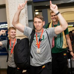 Lietuvos U-20 rinktinė sugrįžo į Lietuvą | Pauliaus Peleckio / BNS foto nuotr. 6