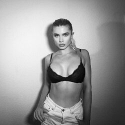 Daniella Hemsley | Instagram.com nuotr 6