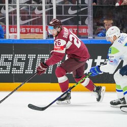 Latvija – Slovėnija rungtynių akimirka | IIHF nuotr. 3