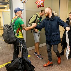 Patriko Stankevičiaus ir Audriaus Knašo sutikimas oro uoste | Pauliaus Peleckio / BNS foto nuotr. 6