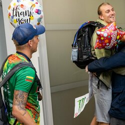 Patriko Stankevičiaus ir Audriaus Knašo sutikimas oro uoste | Pauliaus Peleckio / BNS foto nuotr. 5