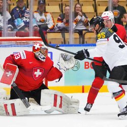 Šveicarija – Vokietija rungtynių akimirka | IIHF nuotr. 3