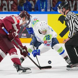 Latvija – Slovėnija rungtynių akimirka | IIHF nuotr. 6