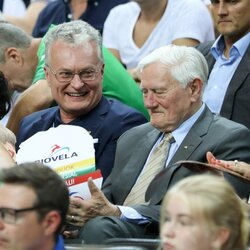 Gitanas Nausėda ir Valdas Adamkus Mariaus Vizbaro / BNS foto nuotr. 3