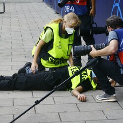 Po C.Ronaldo smūgio – sukniubusi apsaugos darbuotoja | Scanpix nuotr. 4