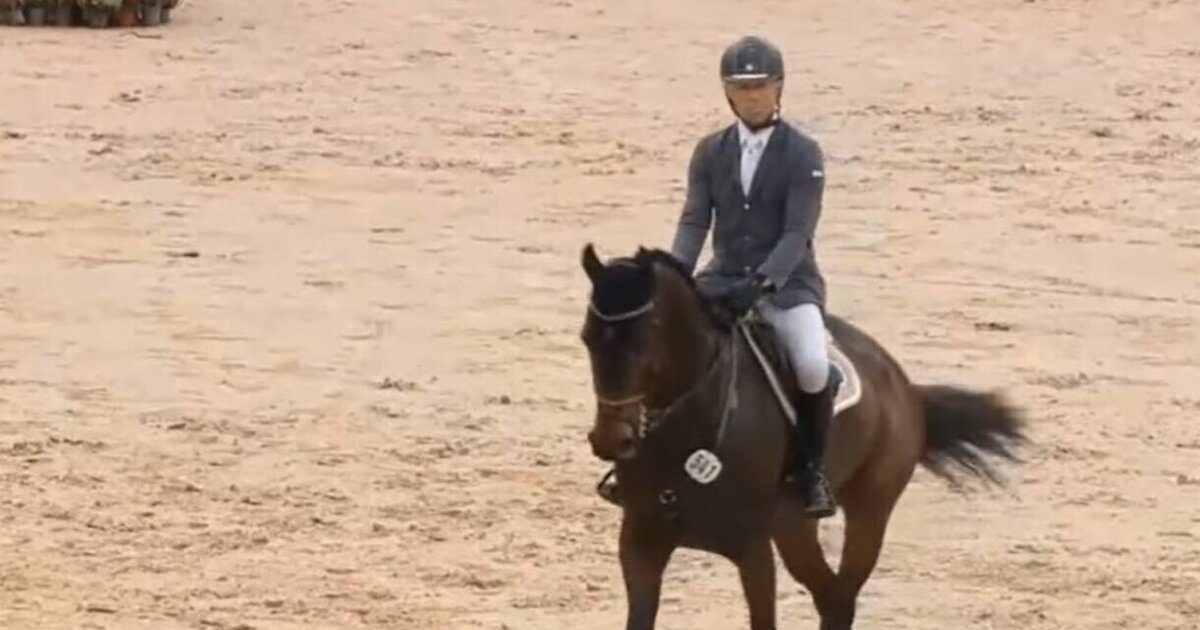 A.Vitkauskas, che sta lottando per un posto alle Olimpiadi, ha messo alla prova la sua forza nella prestigiosa competizione di triathlon equestre in Francia