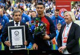Gineso rekordą pagerinęs C.Ronaldo 89-ąją minutę išplėšė Portugalijai pergalę prieš Islandiją