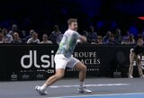 Du kartus per tašką nuo pergalės buvęs S.Wawrinka pasisuko čiurną ir atsisakė tęsti mačą