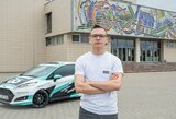 Alytiškis Lukas automobiliais lenktyniauja nuo 11 metų: „Padėdavo tėtis pagalvėlę ir važiuodavau“