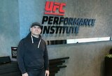 Buvęs UFC čempionas C.Velasquezas kaltinamas pasikėsinimu nužudyti: aiškėja, už ką keršijo kovotojas