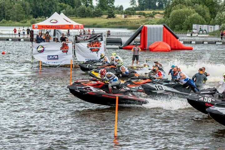 Kaune paaiškėjo Lietuvos vandens motociklų čempionato nugalėtojai