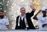 Pamatykite: C.Ancelotti šokis autobuse sužavėjo „Real“ komandos fanus 