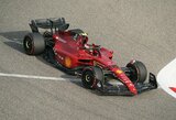 „F-1“ bandymuose – C.Sainzo pergalė, „Red Bull“ vadovo pagyros „Ferrari“ ir pakeistas tonas dėl „Mercedes“ naujovės
