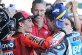 Marcas Marquezas krito, o pirmą karjeros pergalę šventęs jo brolis tapo čempionato lyderiu