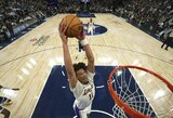 Hayesas lieka žaisti „Lakers“ komandoje