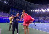 Retas atvejis WTA 500 turnyre: abu pusfinaliai baigėsi anksčiau laiko