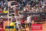 ATP 1000 turnyre Romoje baudos tašką gavęs rusas ėmė protestuoti ir buvo nušvilptas