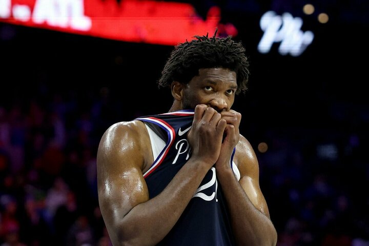NBA griežtai nubaudė dėl Embiido melavusią „76ers“ ekipą