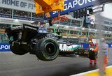 Verstappenas triumfavo po lyderiavusio Russello avarijos, o „McLaren“ pilotai susidūrė tarpusavyje