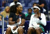 „US Open“: paskutinį sykį kartu žaidusios seserys Williams pralaimėjo Čekijos porai