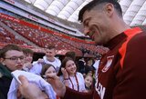 Prieš rungtynes su Lietuva – sudėtingi vaikų klausimai ir šmaikštūs R.Lewandowskio atsakymai: „Kas geresnis: C.Ronaldo ar L.Messi?“