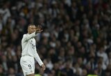 „Deportiva Minera“ žaidėjai po rungtynių puolė fotografuotis su K.Mbappe 