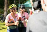 B.Nicholson su 220 moterų numynė 100 km ir prisidėjo prie vaikų dviratininkų saugumo kelyje