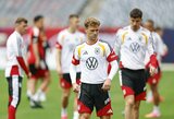 Futbolininkų košmaras JAV: gyvatės verčia žaidėjus žiūrėti po kojomis