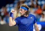 Tsitsipas iškovojo skambiausią pergalę per beveik 2 metus, bet į pusfinalį žengė JAV rinktinė
