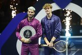 Sinneris finale dominavo prieš Alcarazą ir susižėrė beprotišką pinigų sumą, Djokovičius atsiprašė sirgalių