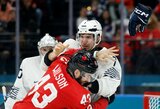 Kanada – Prancūzija: teisėjams sunkiai sekėsi nutraukti muštynes, pasižymėjo 9 skirtingi kanadiečiai