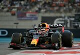 Paskutinėje sezono kvalifikacijoje M.Verstappenas aplenkė kitokią taktiką pasirinkusį L.Hamiltoną