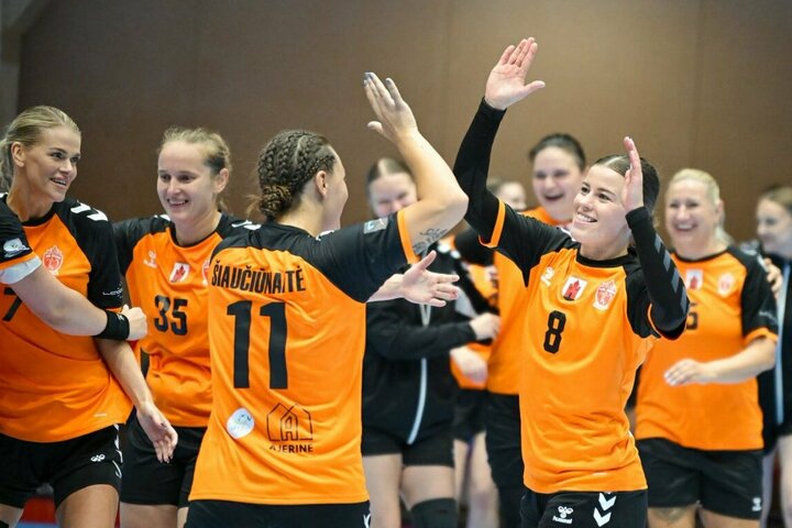 5-ajame LMRL ture čempionės pratęsė pergalių seriją ir pakilo į lentelės viršūnę