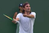 Tsitsipas išgyveno dramą prieš Fritzą – mačo pabaigoje nutiko keistas incidentas