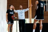 Tony Parkerį pirmose oficialiose rungtynėse įveikė jo brolis