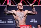 Buvęs UFC kovotojas kaltinamas bandęs suvažinėti žmoną