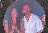 Lionelis Messi su žmona pateko į „Coldplay“ koncerto „bučinių kamerą“