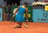 Lemiamu metu parkritusi Naomi Osaka Madride liko be pergalių