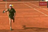 Quinnas atliko vieną įspūdingiausių metų smūgių, Tsitsipas baigė pasirodymą Romoje